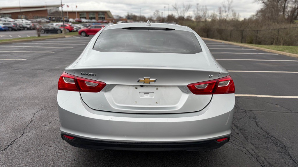 2017 Chevrolet Malibu Image 23