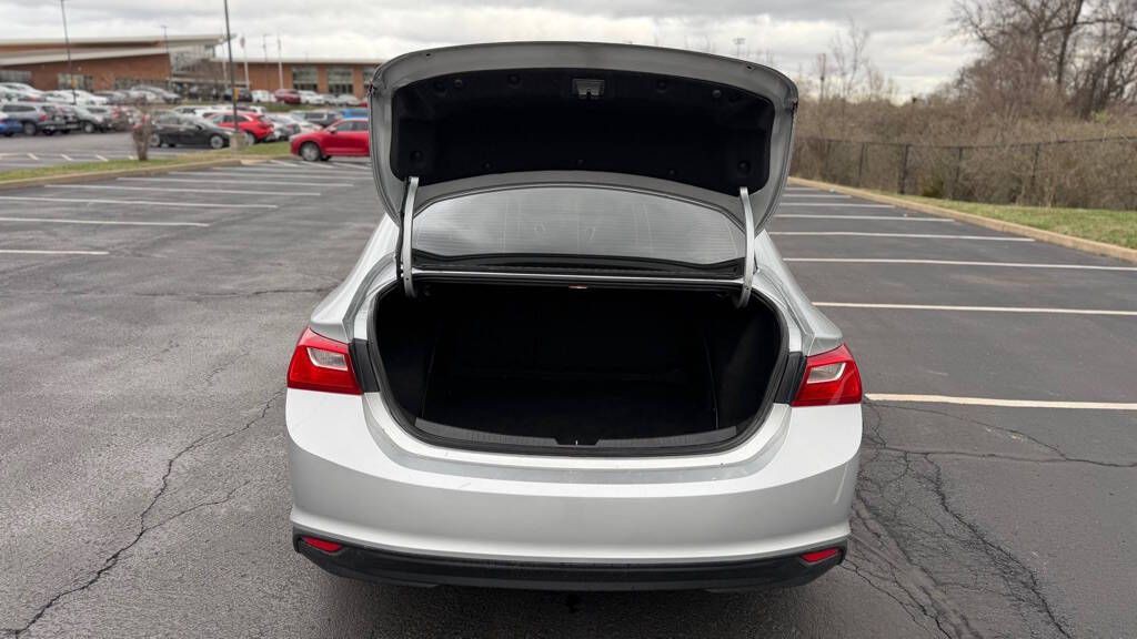 2017 Chevrolet Malibu Image 22