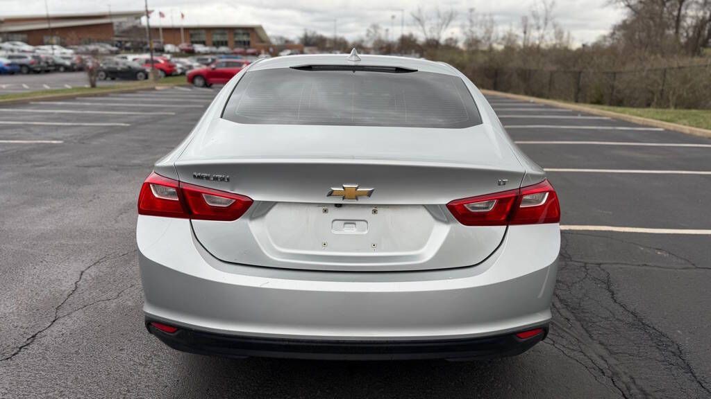 2017 Chevrolet Malibu Image 23