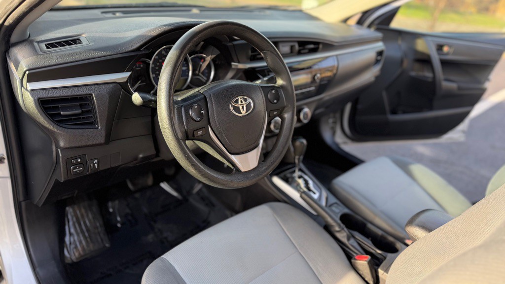 2014 Toyota Corolla Image 15