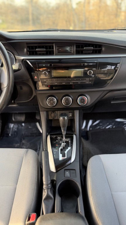 2014 Toyota Corolla Image 16
