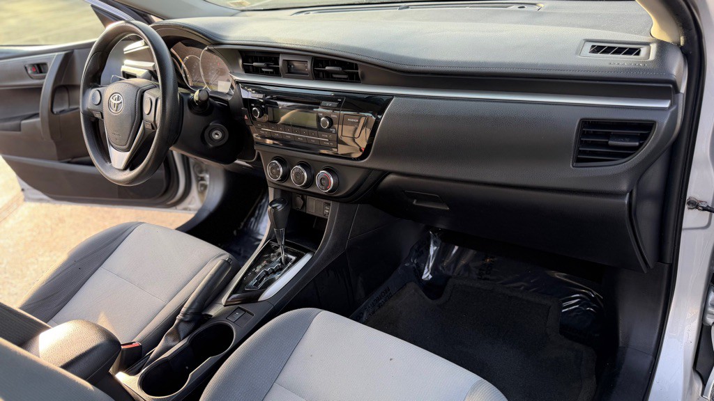 2014 Toyota Corolla Image 17