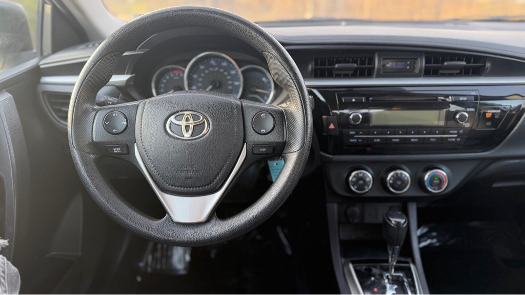 2014 Toyota Corolla Image 18