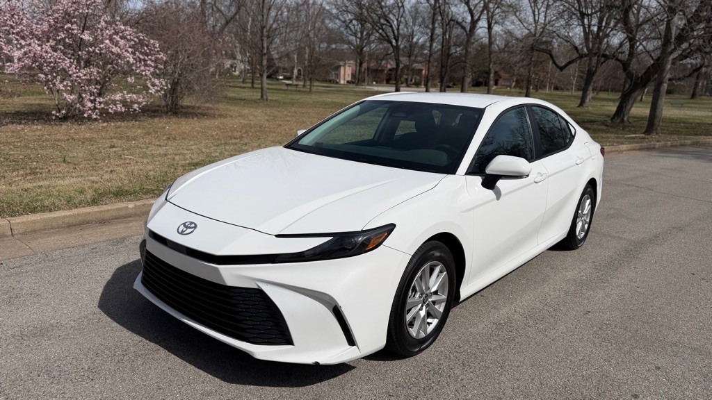 2025 Toyota Camry Image 1