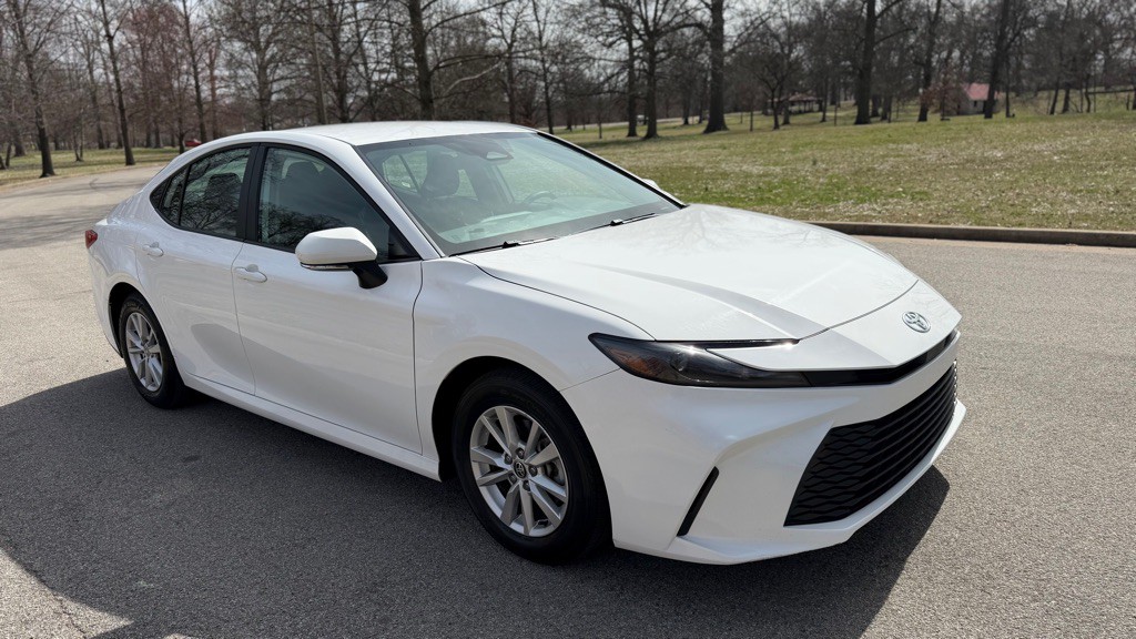 2025 Toyota Camry Image 4