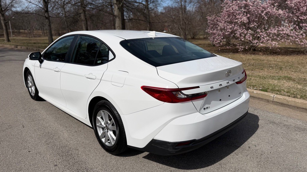 2025 Toyota Camry Image 7