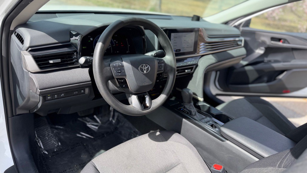 2025 Toyota Camry Image 15