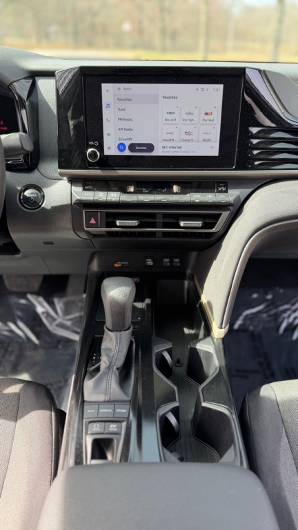 2025 Toyota Camry Image 16