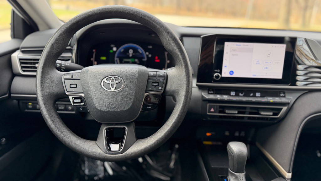 2025 Toyota Camry Image 18