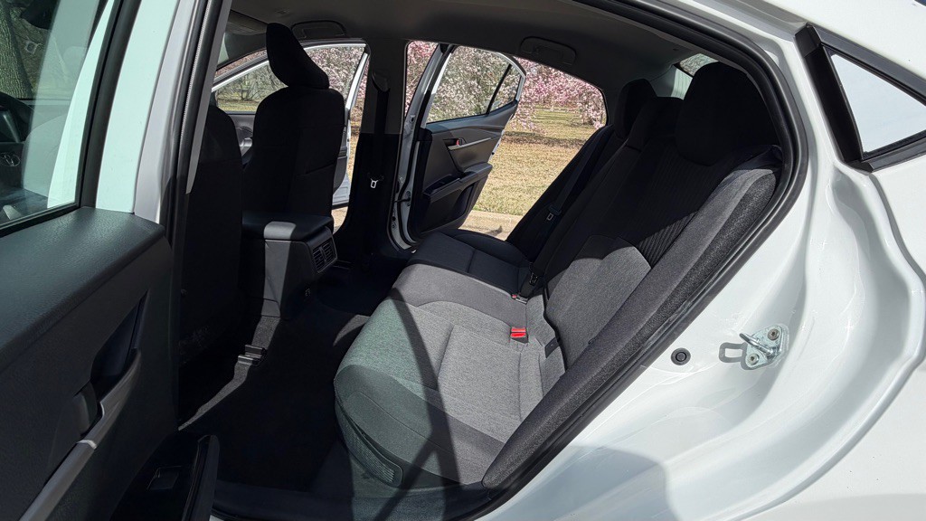 2025 Toyota Camry Image 24