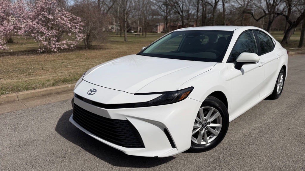 2025 Toyota Camry Image 26