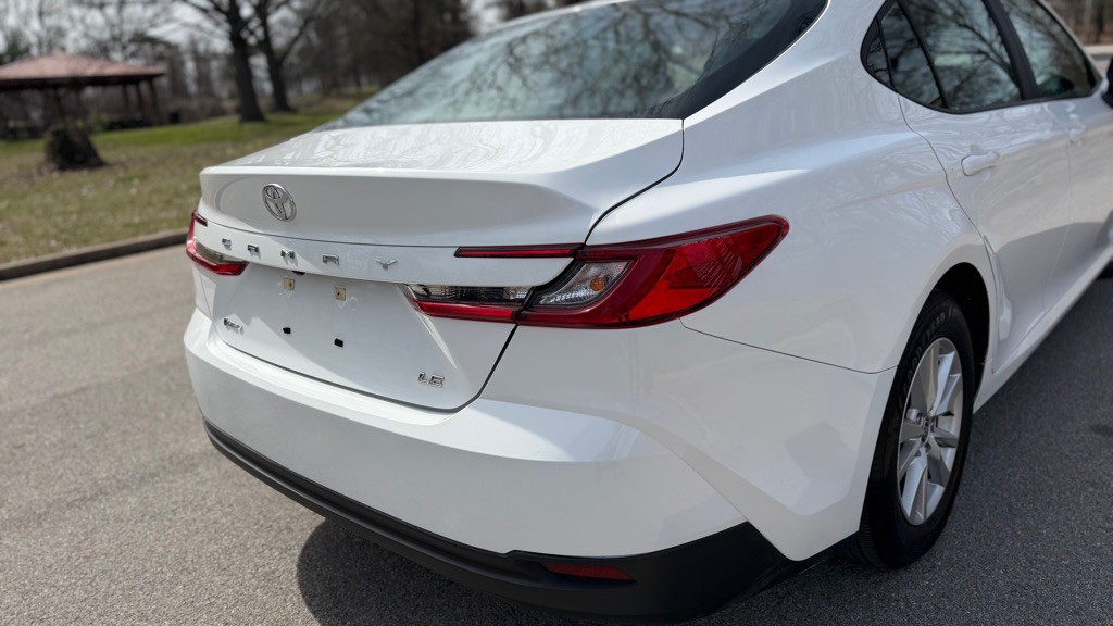 2025 Toyota Camry Image 27