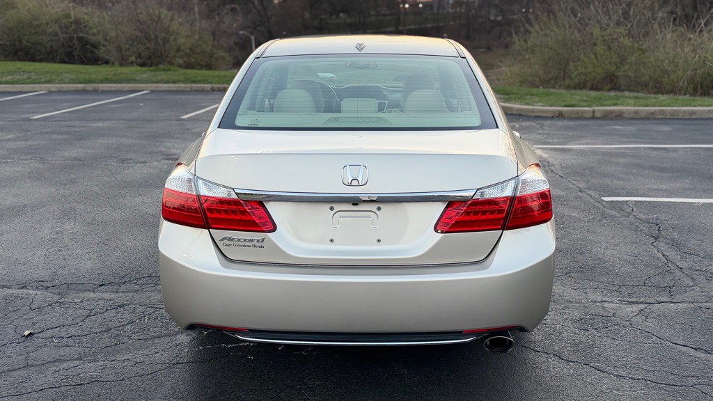 2015 Honda Accord Image 8