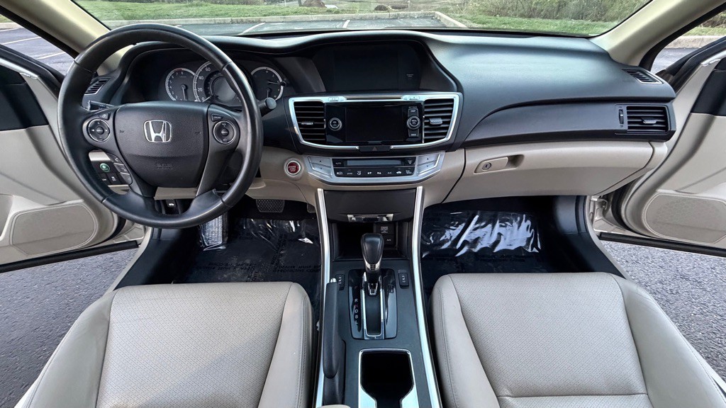 2015 Honda Accord Image 11