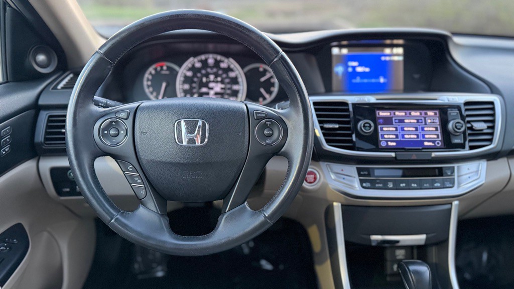 2015 Honda Accord Image 16