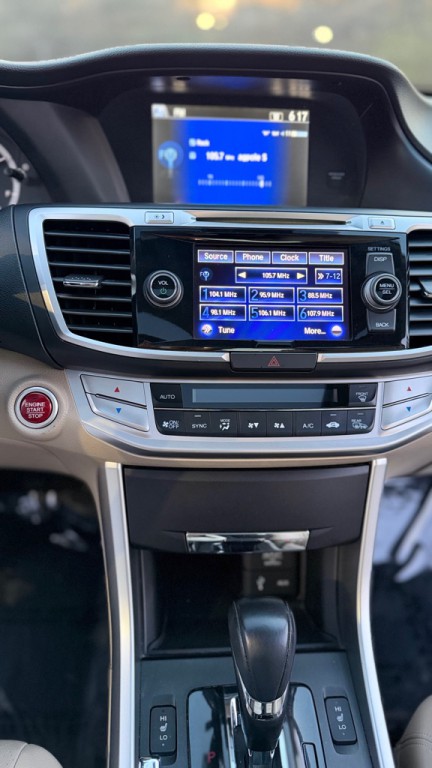 2015 Honda Accord Image 19