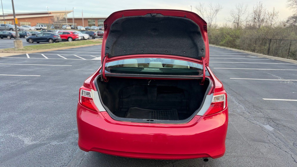 2014 Toyota Camry Image 11