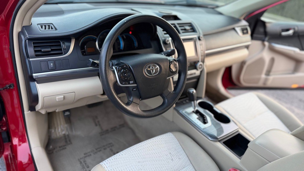 2014 Toyota Camry Image 15