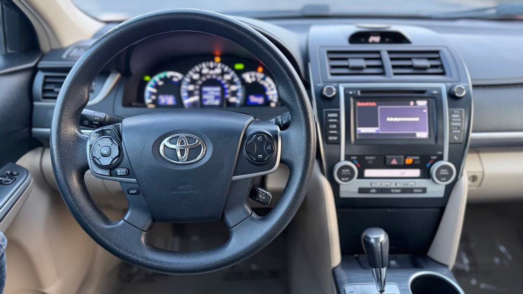 2014 Toyota Camry Image 18