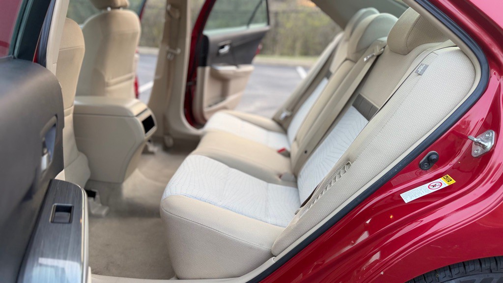 2014 Toyota Camry Image 23