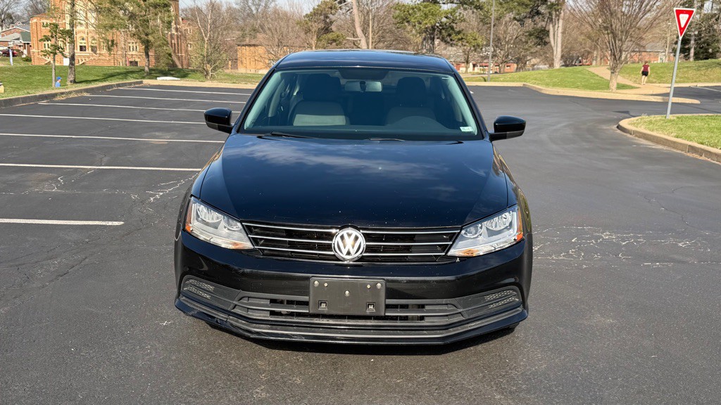 2018 Volkswagen Jetta Image 2