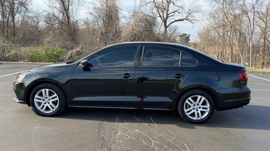 2018 Volkswagen Jetta Image 3