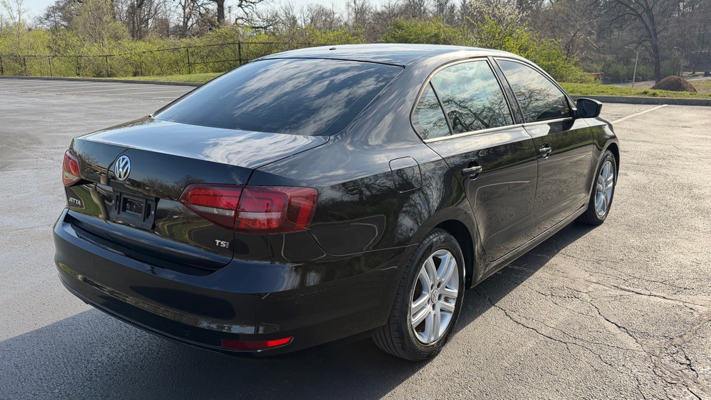 2018 Volkswagen Jetta Image 9
