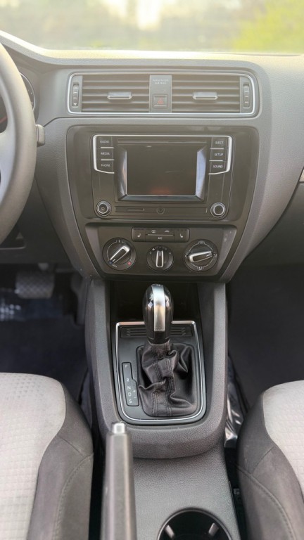 2018 Volkswagen Jetta Image 16