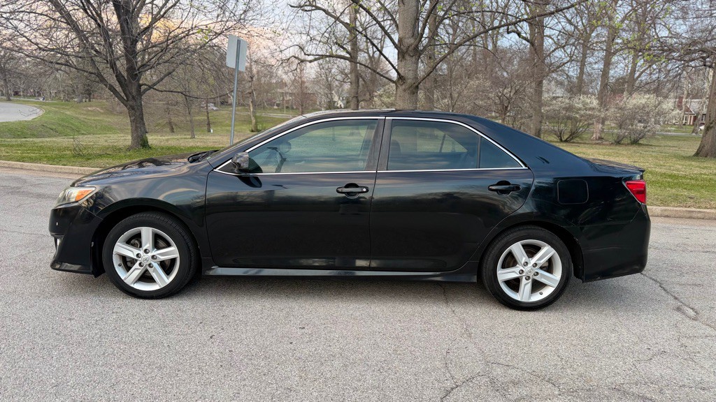 2013 Toyota Camry Image 3