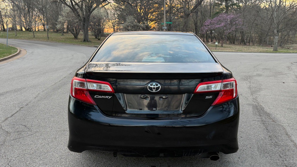 2013 Toyota Camry Image 8