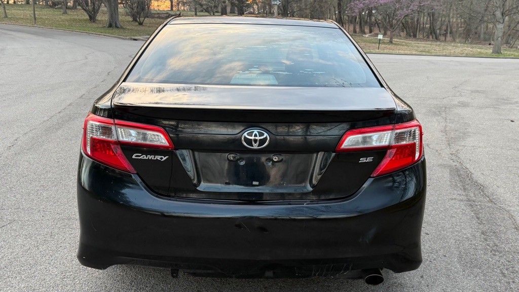 2013 Toyota Camry Image 10