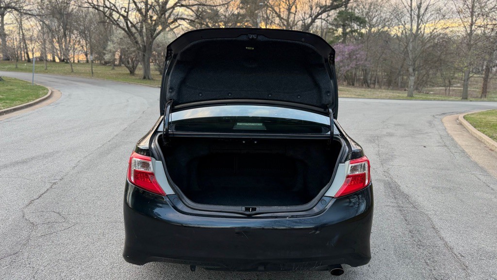 2013 Toyota Camry Image 11