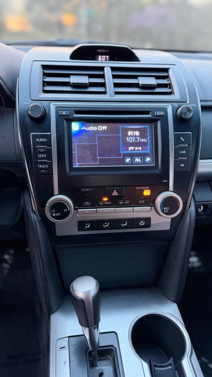 2013 Toyota Camry Image 19