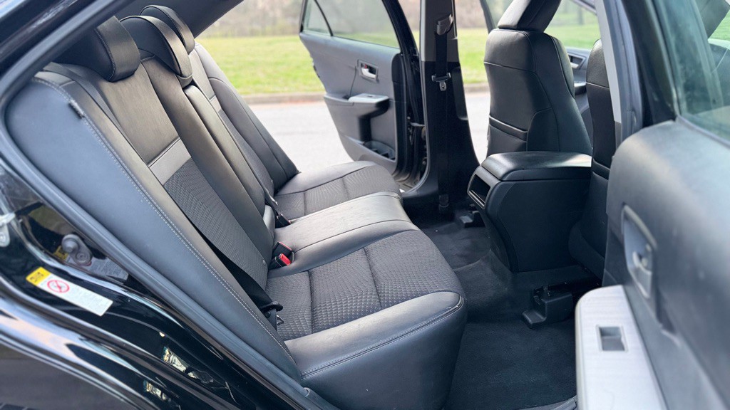 2013 Toyota Camry Image 20