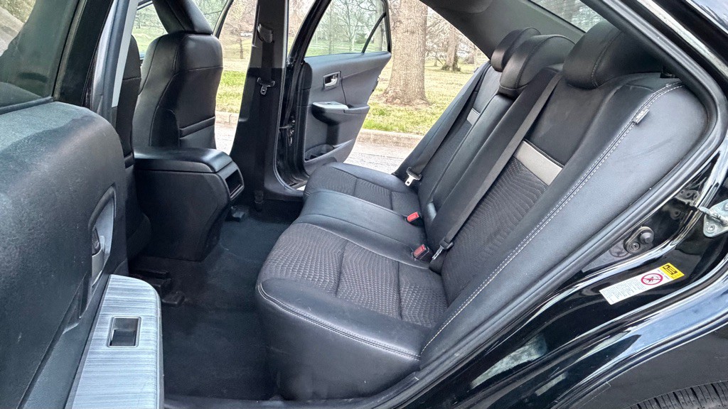 2013 Toyota Camry Image 22