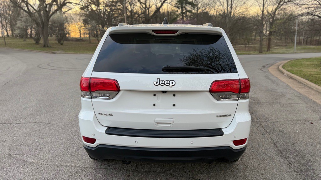 2017 Jeep Grand Cherokee Image 8