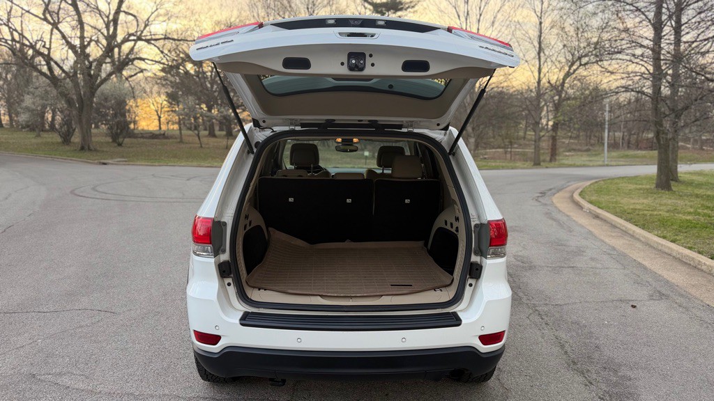 2017 Jeep Grand Cherokee Image 11