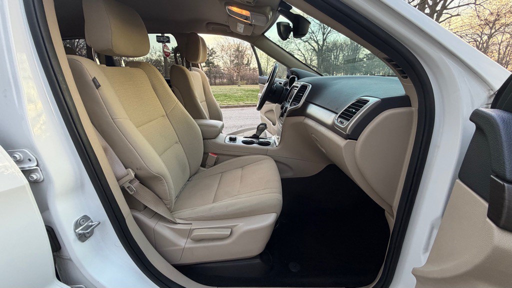 2017 Jeep Grand Cherokee Image 14