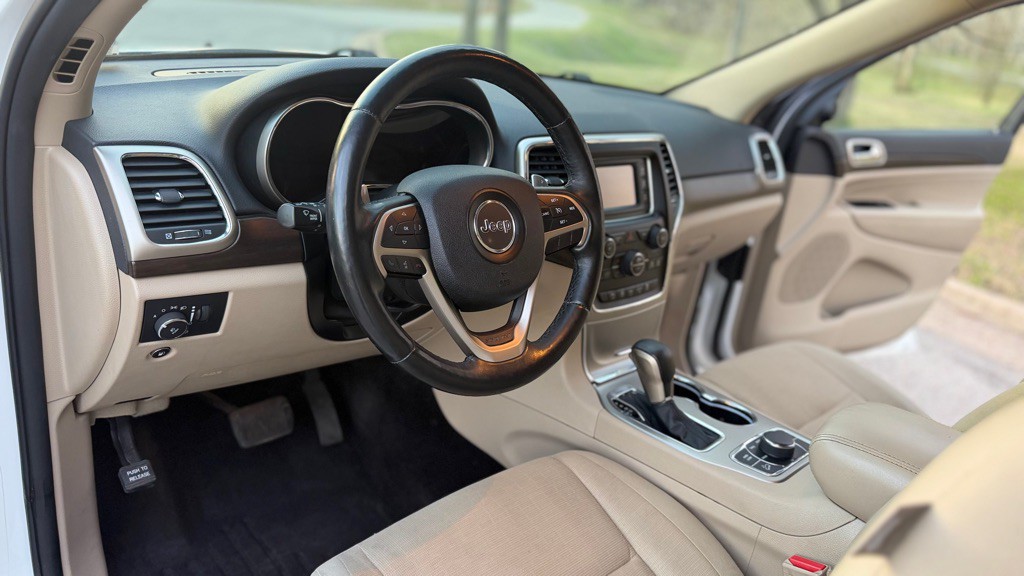 2017 Jeep Grand Cherokee Image 15