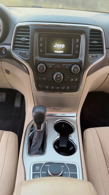 2017 Jeep Grand Cherokee Image 16