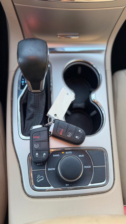 2017 Jeep Grand Cherokee Image 22