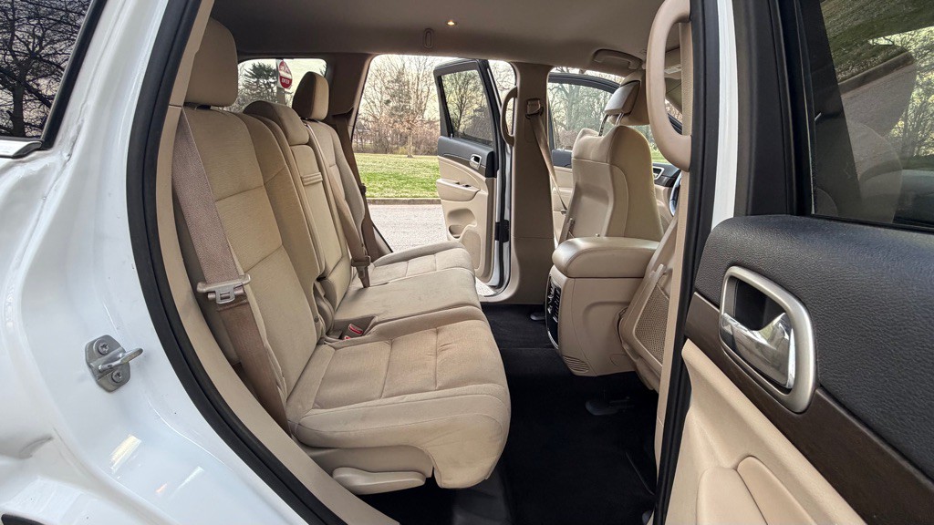 2017 Jeep Grand Cherokee Image 23