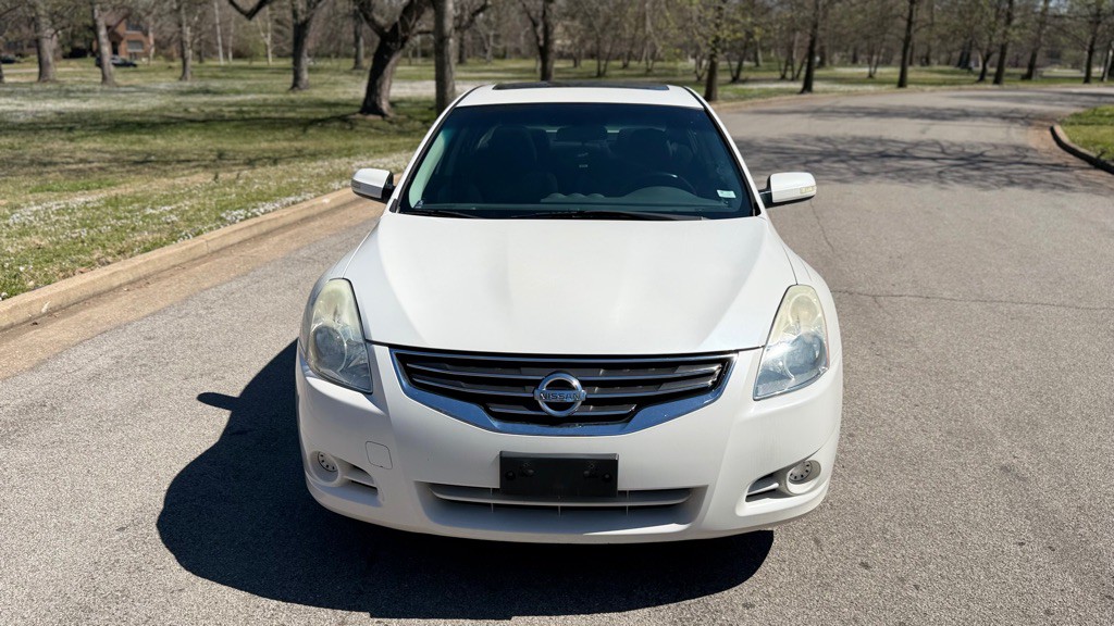 2010 Nissan Altima Image 2