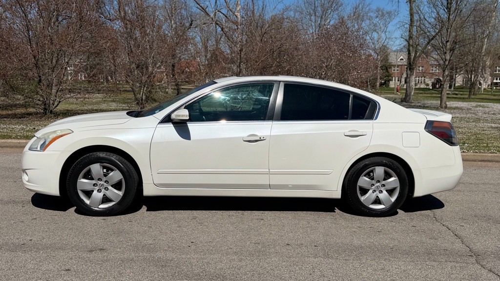 2010 Nissan Altima Image 3
