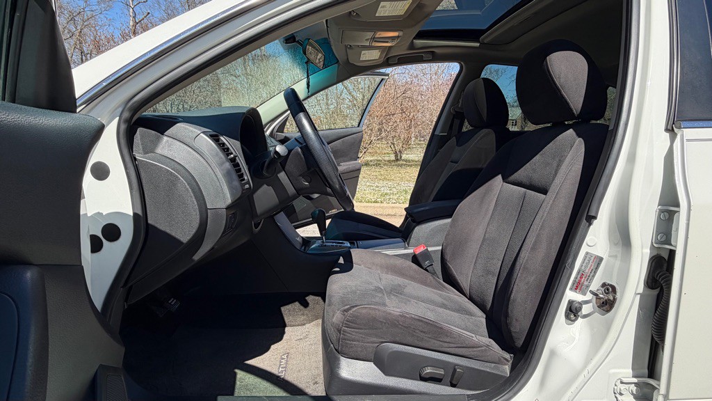 2010 Nissan Altima Image 11