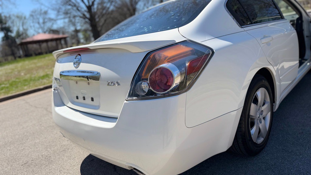 2010 Nissan Altima Image 25