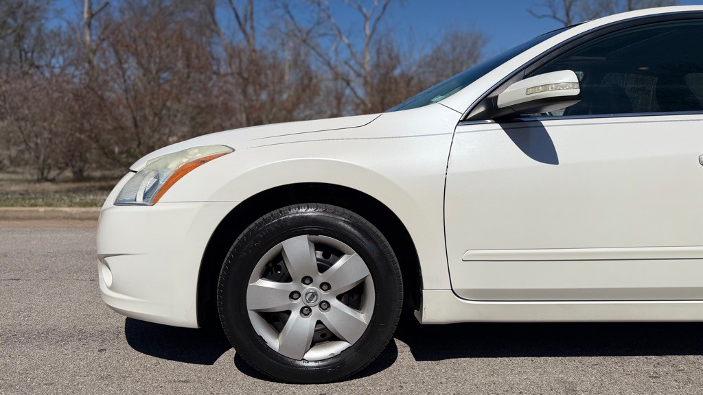 2010 Nissan Altima Image 26