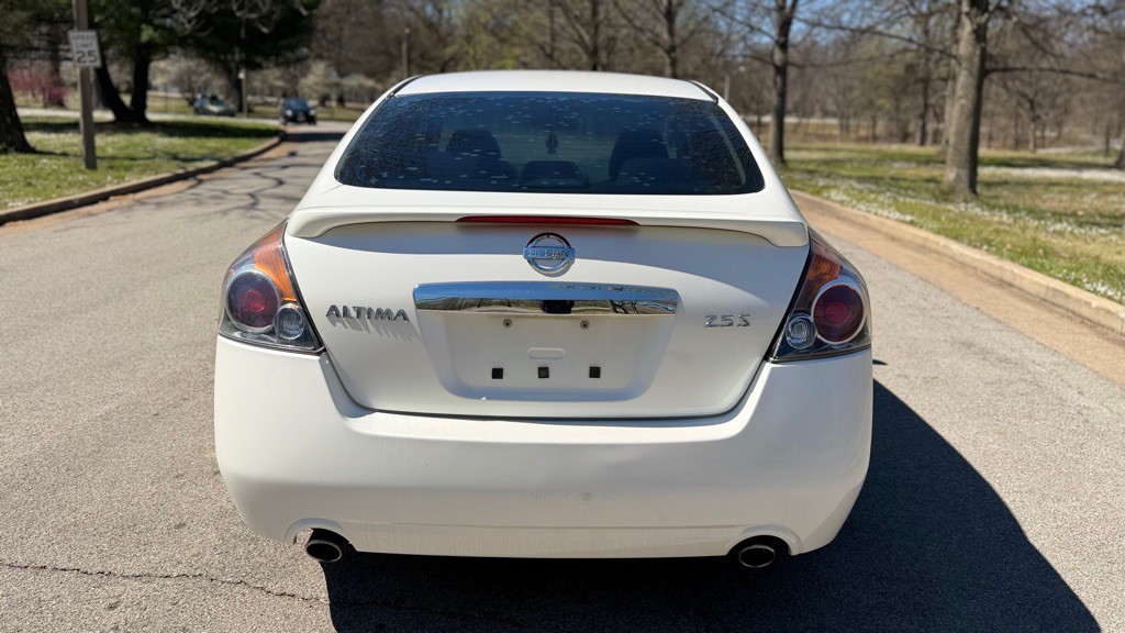 2010 Nissan Altima Image 8