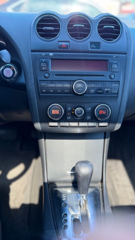 2010 Nissan Altima Image 18