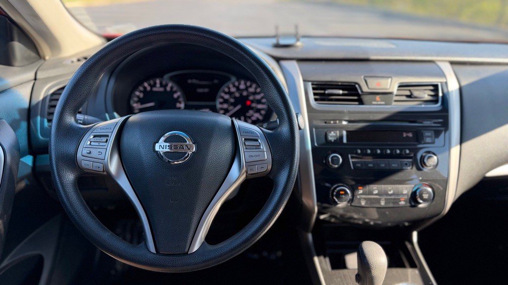 2013 Nissan Altima Image 16